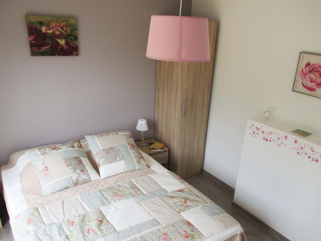 Les Abris Du Chateau Mer Habitación foto